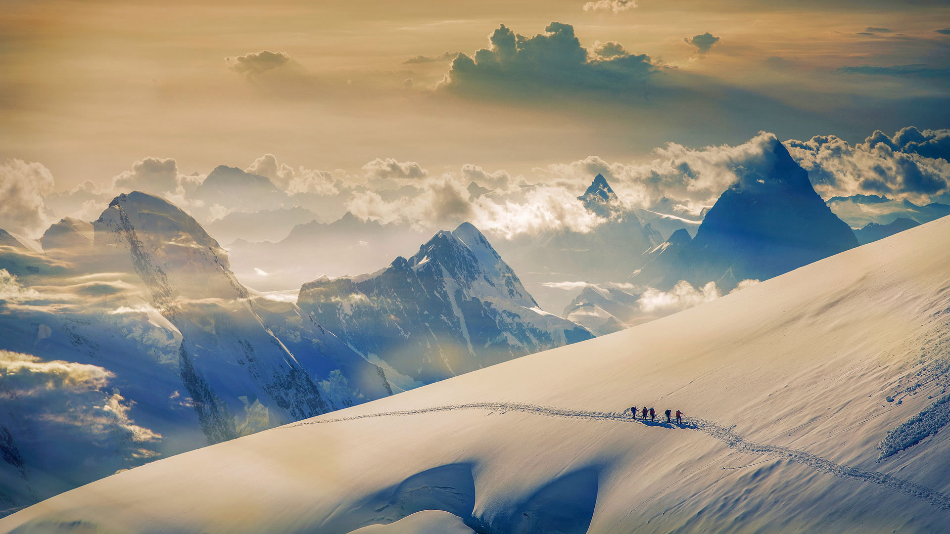 正在征服少女峰的攀登者们，伯尔尼阿尔卑斯山，瑞士