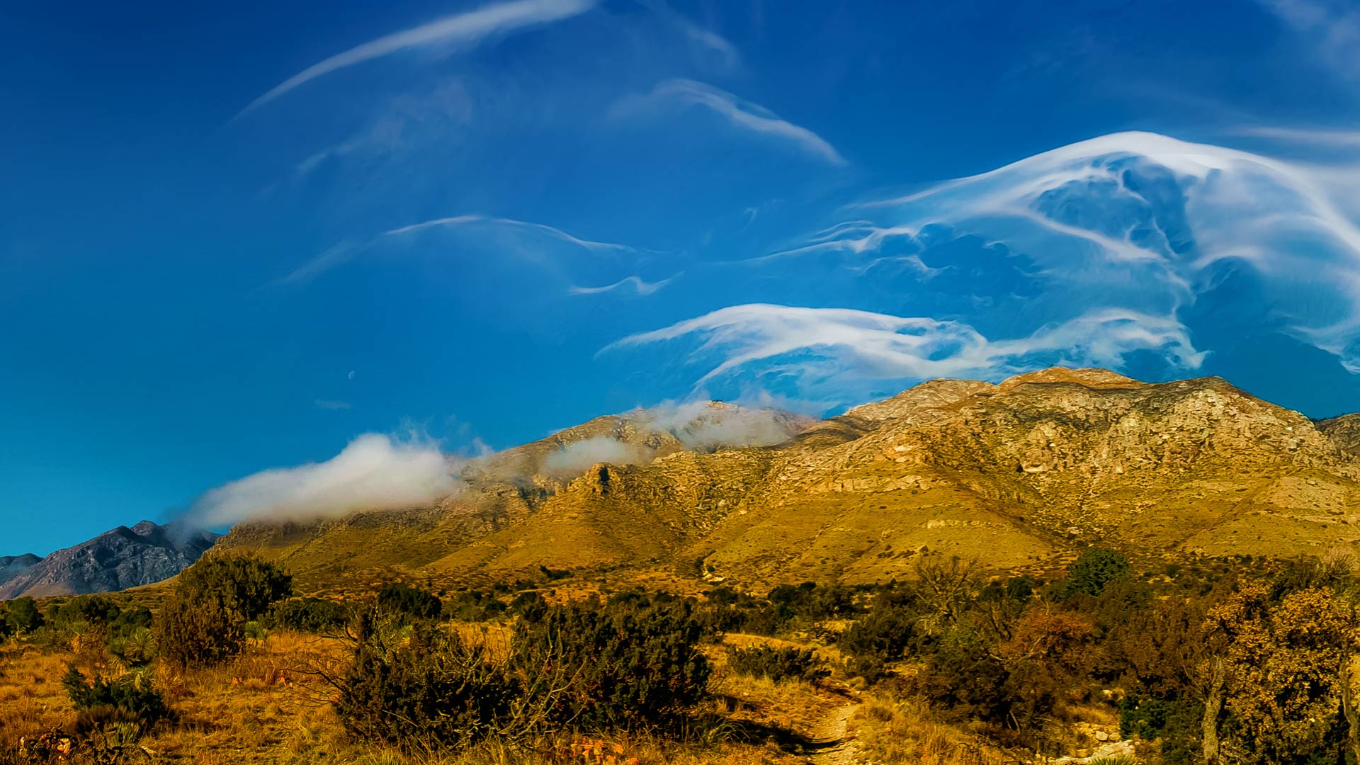 美国德克萨斯州，瓜达洛普山国家公园上空的卷云
